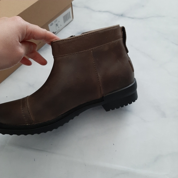 UGG Brown Attell Leather Booties Size 5 - Picture 5 of 11